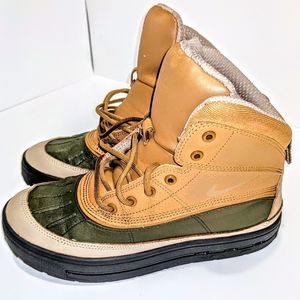 NIKE ACG Woodside 2 High GS Brown Boots Size 5Y